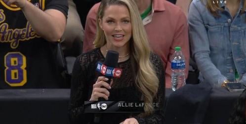 球迷吃瓜的视频,揭秘赛场背后的趣味瞬间